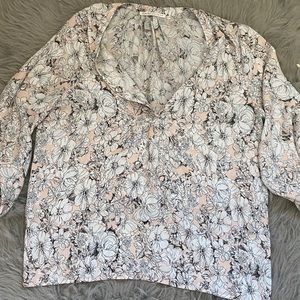Large blouse with flowers